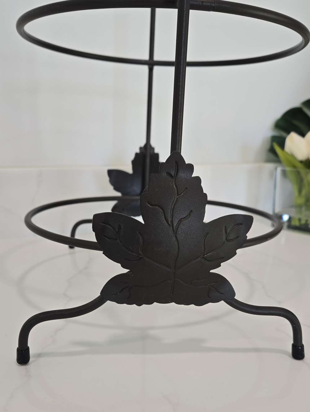 Longaberger Wrought Iron Pie Server Rack - Picture 3 of 9